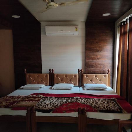 Sgh Guest House Mathura Exterior photo