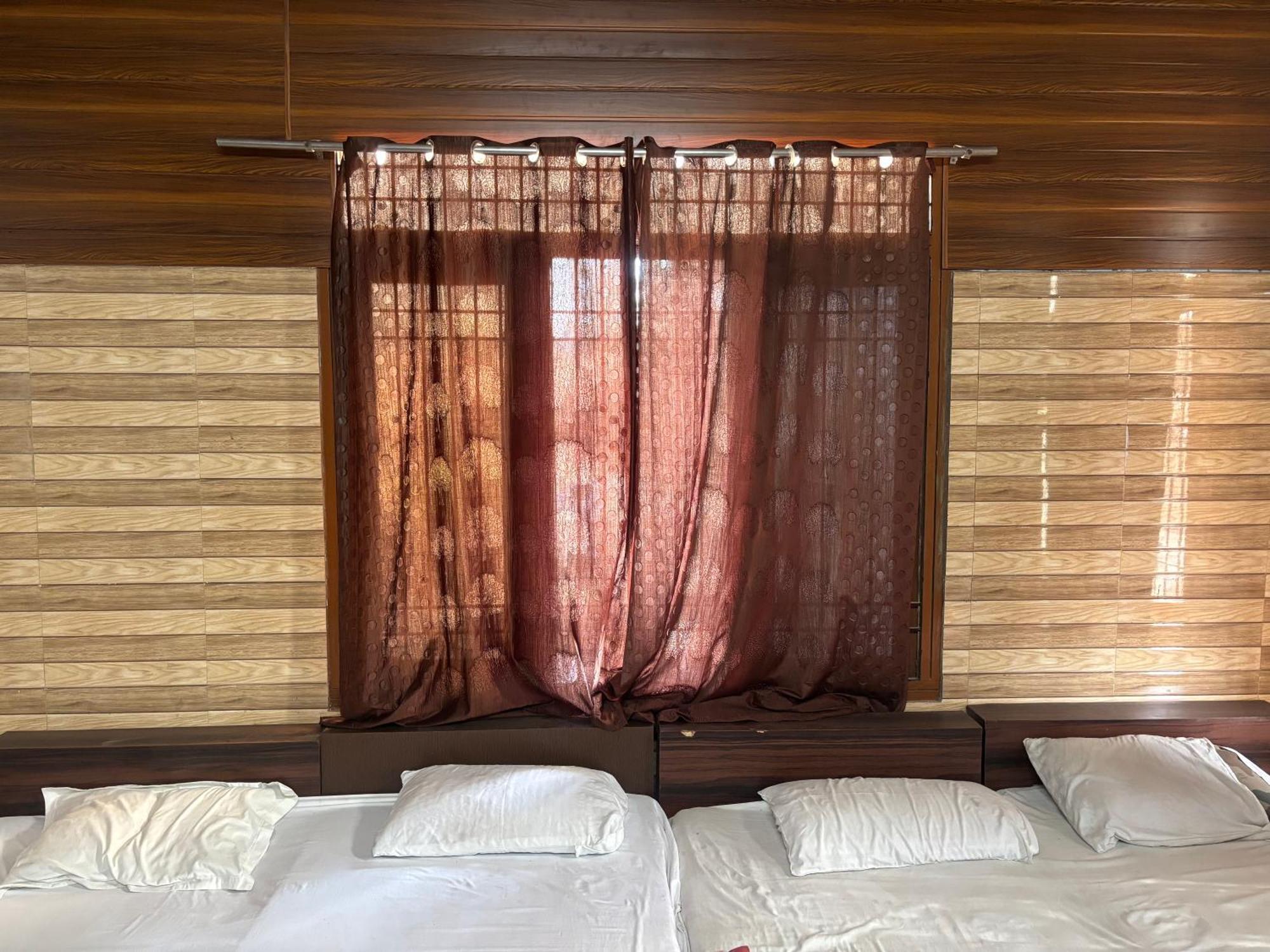 Sgh Guest House Mathura Exterior photo