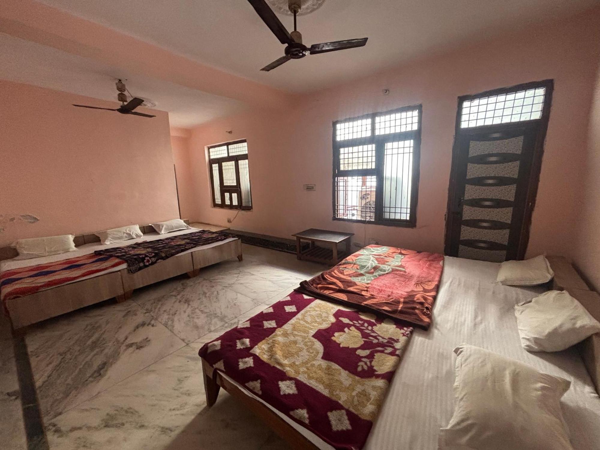 Sgh Guest House Mathura Exterior photo