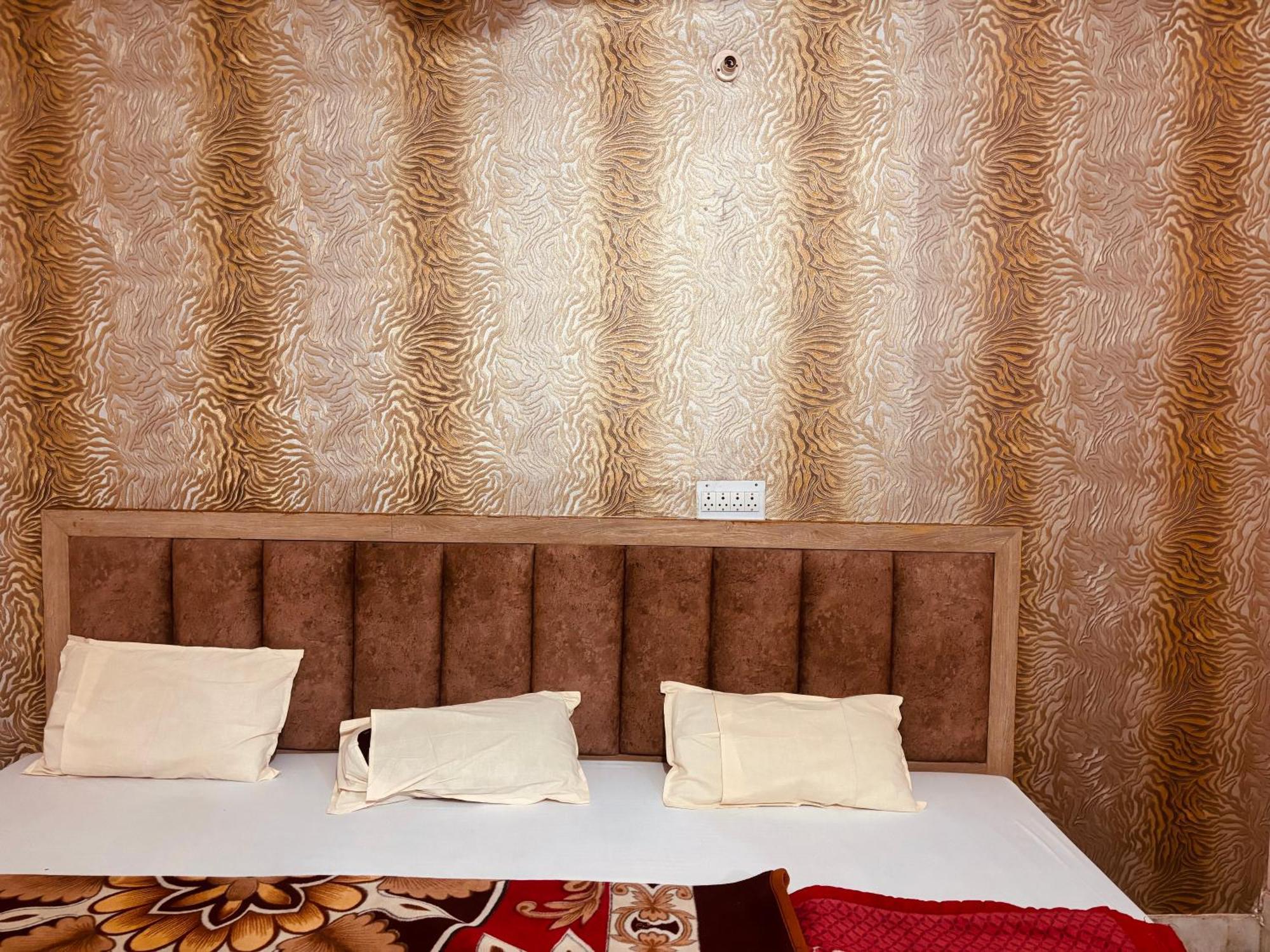 Sgh Guest House Mathura Exterior photo